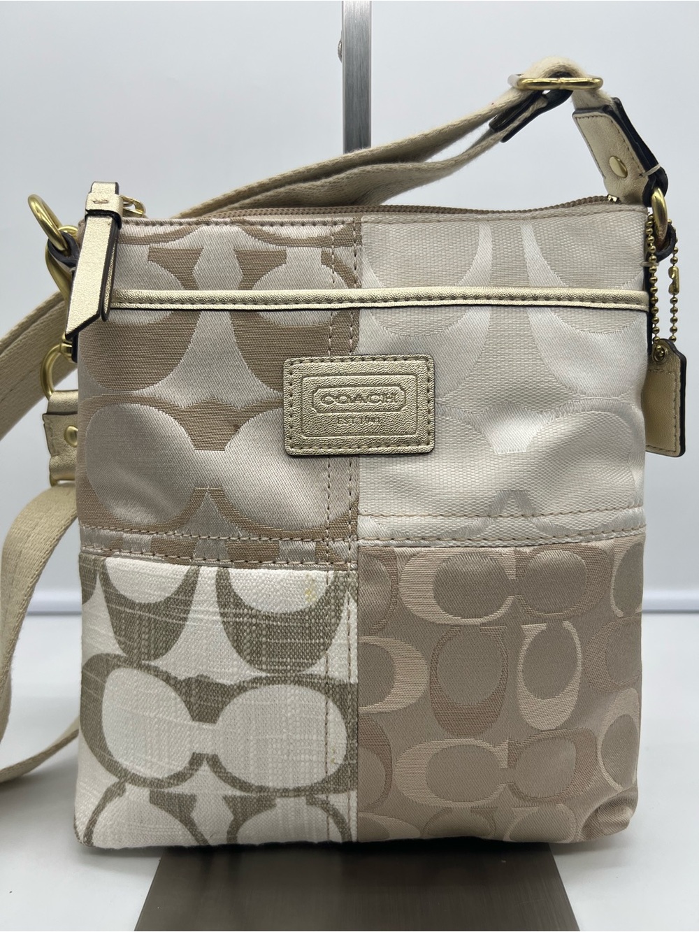 COACH Y2K Signature Patchwork Khaki Gold Jacquard Canvas Swingpack Crossbody Bag - Picture 3 of 14